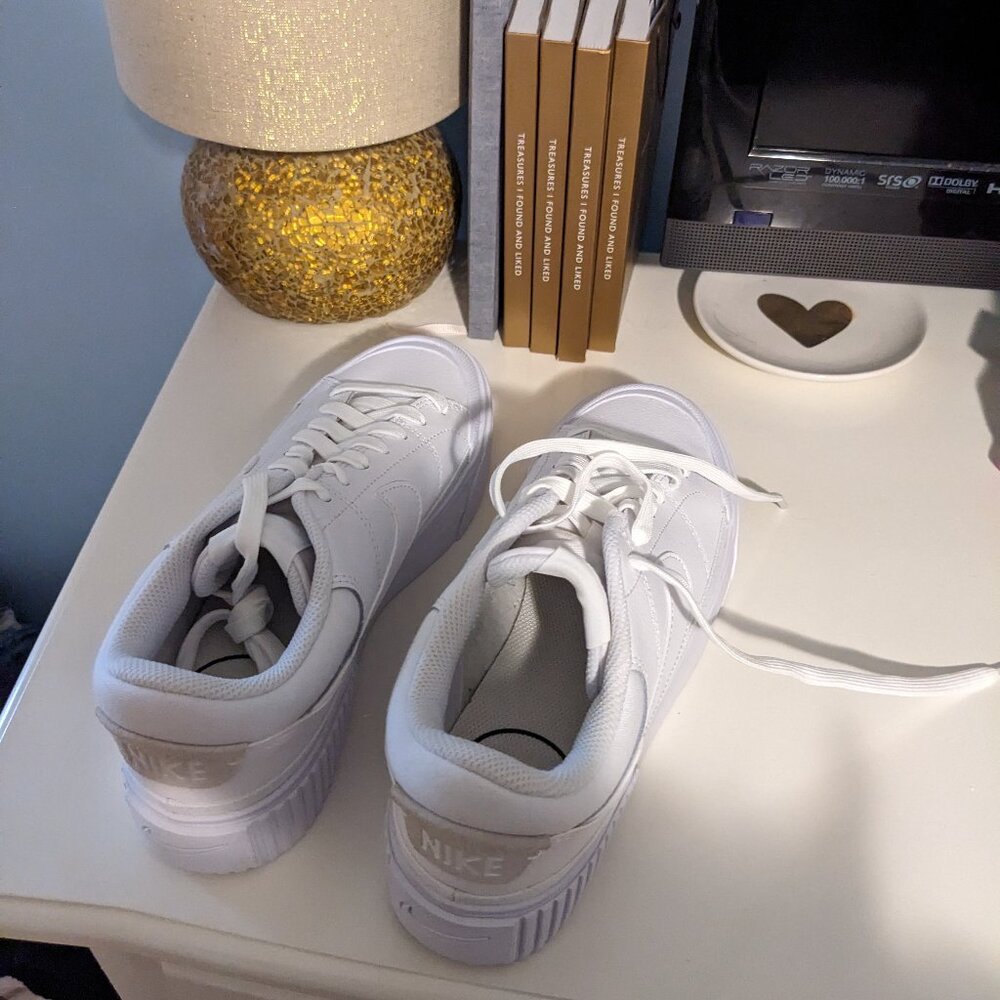 Nike Court Legacy Lift Women's Sneakers